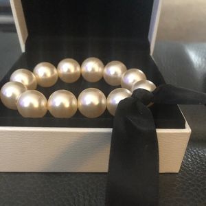 pearl bracelet